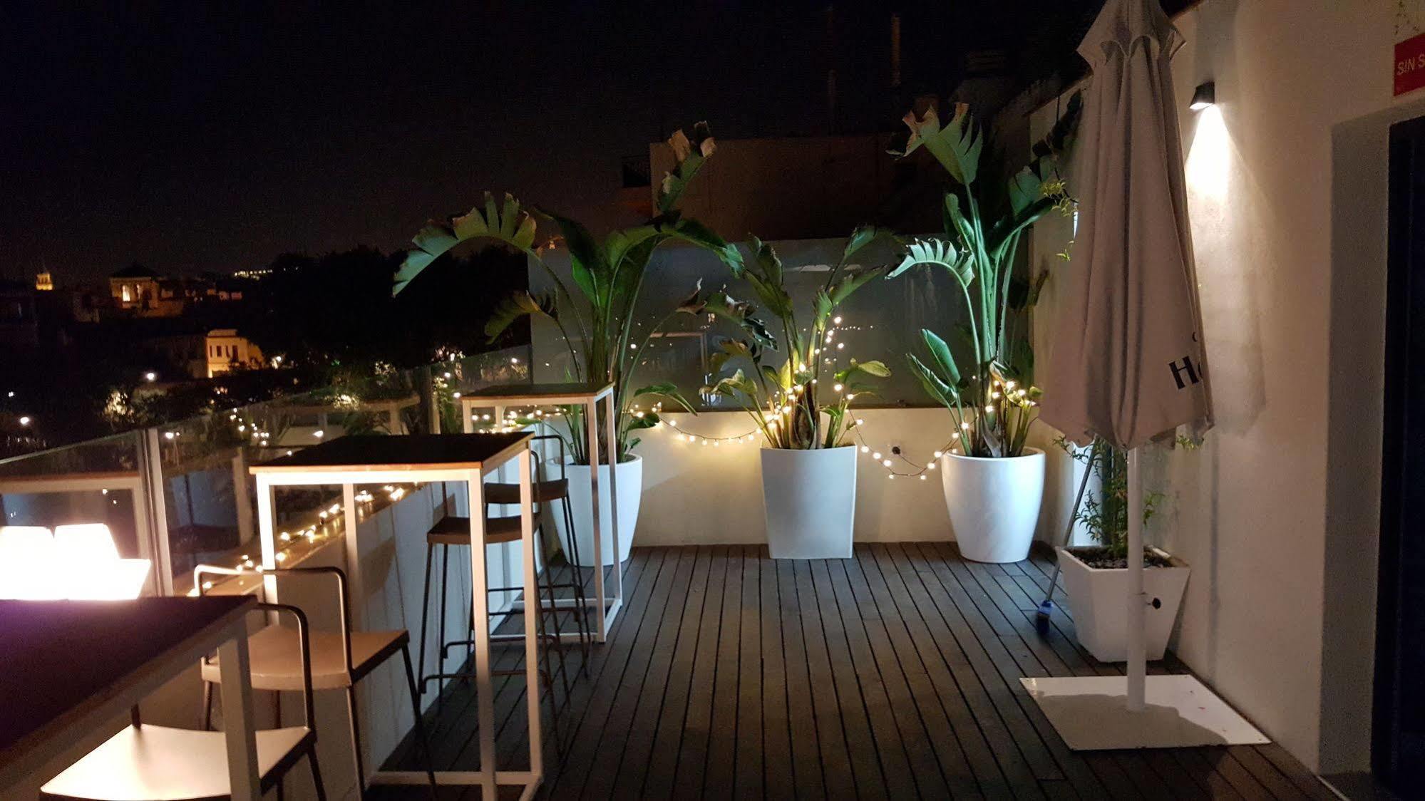 The Corner House 3* Seville
